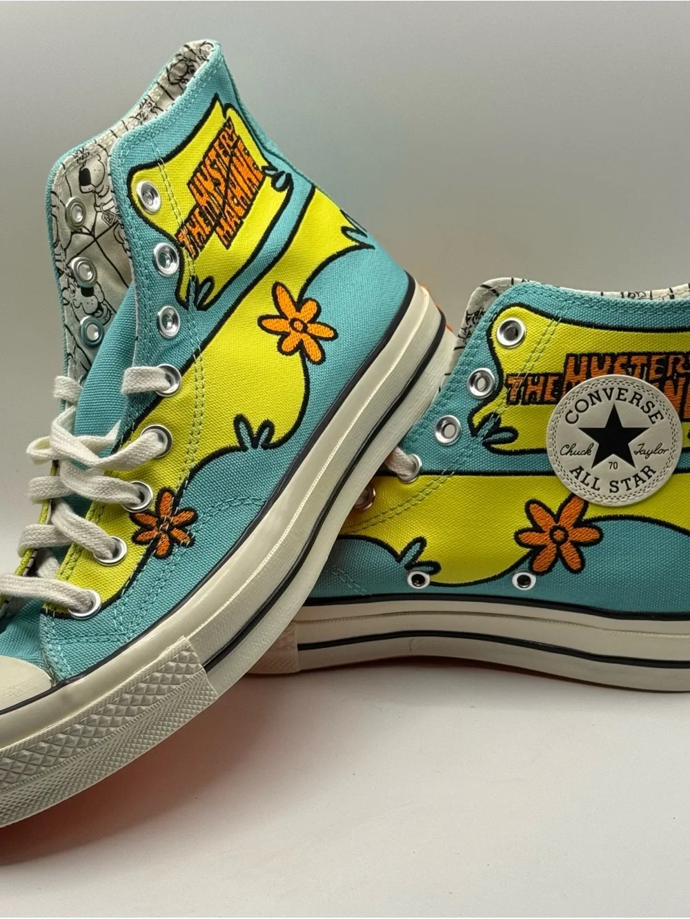 Converse Mens Sz. 7 Chuck Taylor All Star High Top Sneakers - Scooby-Doo Rare